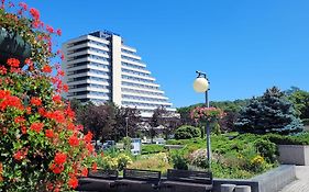 Hotel Cascade  3*